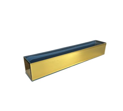 Our exquisite collection of gold mirror vase in Vancouver adds a touch of sophistication to any wedding and parties.